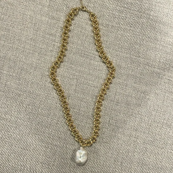 18K Gold Plated Chain Necklace with Pearl Pendant - Picture 3 of 4